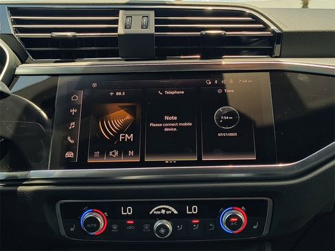 New 2025 Audi Q3 2.0T Premium image 9