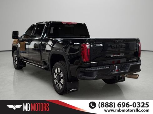 Used 2025 GMC Sierra 3500 Denali w/ Denali Reserve Package AWD/4WD image 3