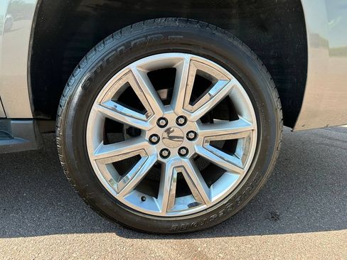 Used 2018 Chevrolet Suburban LT AWD/4WD image 43