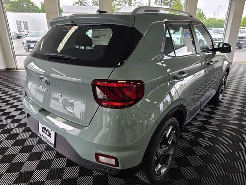 New 2026 Hyundai Venue SEL FWD image 3