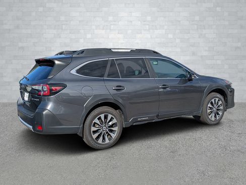Used 2023 Subaru Outback Limited image 5