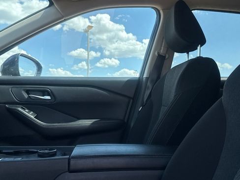 Certified 2025 Nissan Rogue SV AWD/4WD image 41