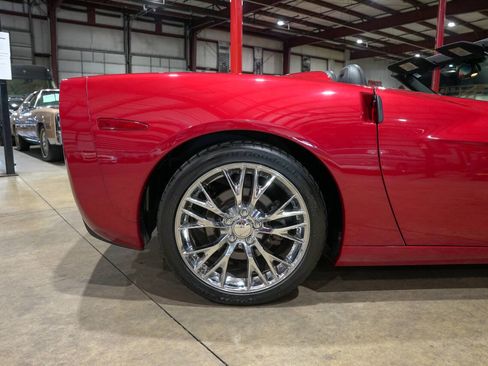 Used 2005 Chevrolet Corvette Convertible w/ Preferred Equipment Group RWD image 9