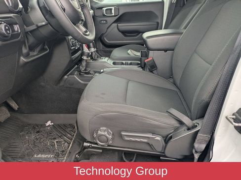 Used 2023 Jeep Gladiator Sport AWD/4WD image 12
