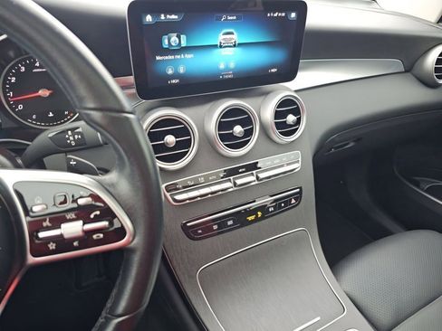 Used 2021 Mercedes-Benz GLC 300 image 32