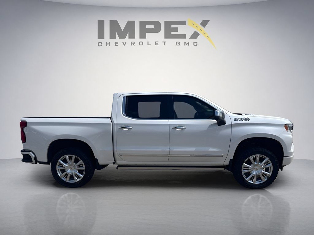 Used 2023 Chevrolet Silverado 1500 High Country w/ Technology Package AWD/4WD image 4