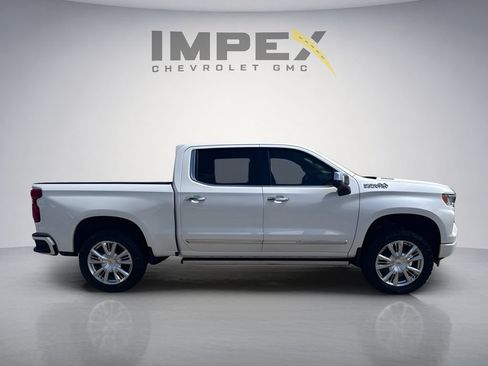 Used 2023 Chevrolet Silverado 1500 High Country w/ Technology Package AWD/4WD image 4