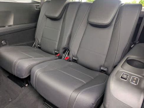 Used 2024 Mercedes-Benz GLS 450 4MATIC image 20