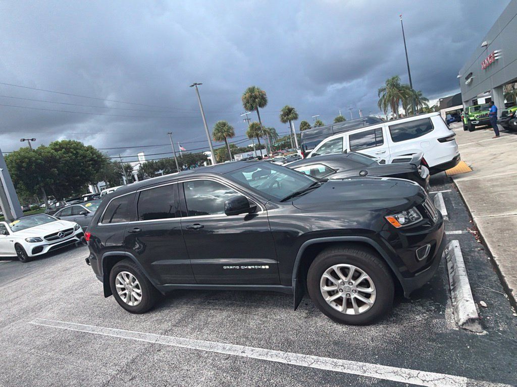 Used 2015 Jeep Grand Cherokee Laredo w/ Quick Order Package 23E RWD image 4