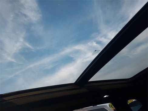 Used 2022 Chevrolet Blazer RS image 8