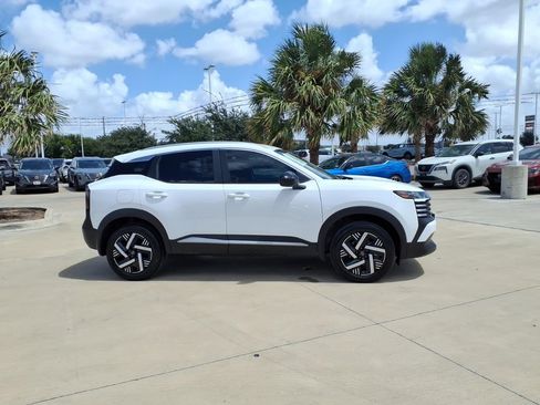 Used 2026 Nissan Kicks SV FWD image 6