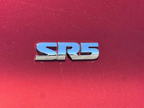 Used 2013 Toyota 4Runner SR5 AWD/4WD image 23
