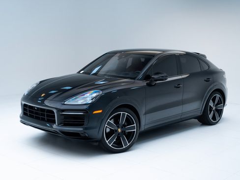 Certified 2023 Porsche Cayenne GTS image 1