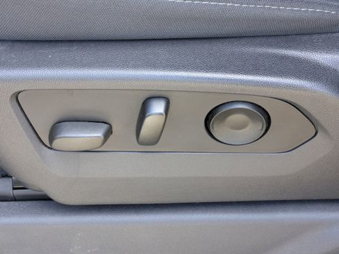 Used 2023 Chevrolet Silverado 1500 Custom image 19