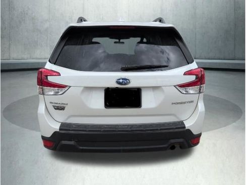 Used 2023 Subaru Forester Premium AWD/4WD image 5