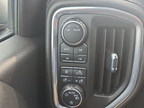 Used 2021 Chevrolet Silverado 1500 LT Trail Boss w/ Convenience Package II AWD/4WD image 19