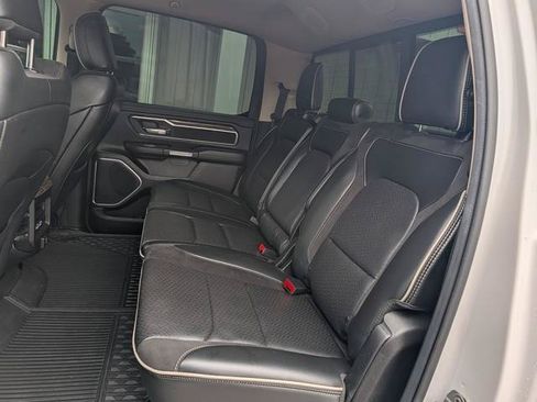 Used 2019 RAM 1500 Laramie AWD/4WD image 18