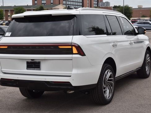 New 2026 Lincoln Navigator Reserve AWD/4WD image 7