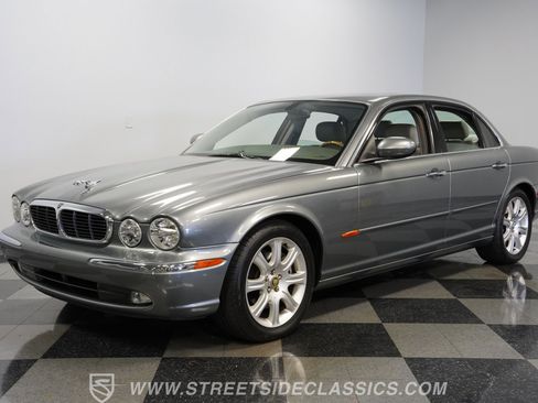 Used 2004 Jaguar XJ8 image 5