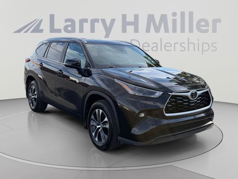 Used 2025 Toyota Highlander XLE AWD/4WD image 7