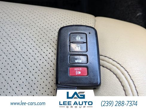 Used 2014 Toyota Avalon Limited FWD image 27