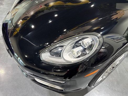 Used 2014 Porsche Panamera 4S Executive image 20