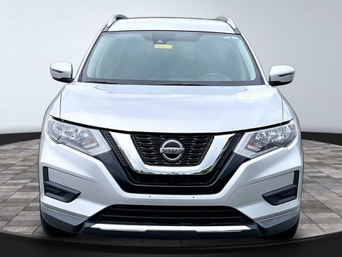 Used 2020 Nissan Rogue SV FWD image 2