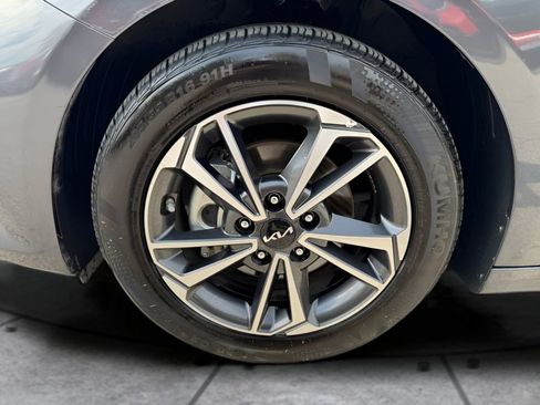 Used 2023 Kia Forte LXS image 28