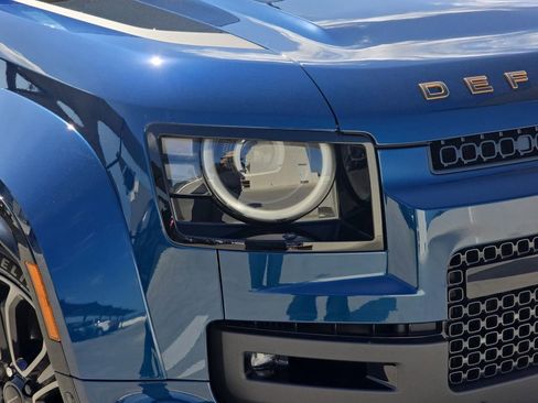 New 2026 Land Rover Defender 110 OCTA image 32