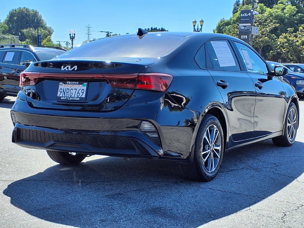 Certified 2024 Kia Forte LXS w/ LXS Technology Package FWD image 5