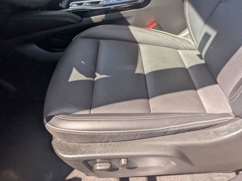 Used 2023 Buick Envision Essence image 23