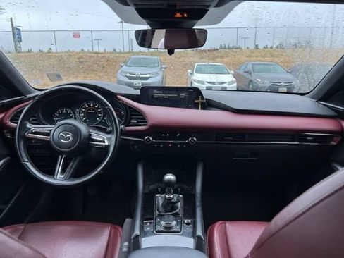Used 2022 MAZDA MAZDA3 s FWD image 9