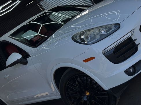 Used 2018 Porsche Cayenne Platinum Edition w/ Premium Package image 29