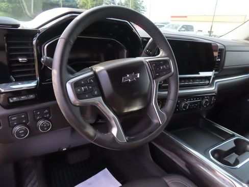 Used 2025 Chevrolet Silverado 2500 LTZ w/ Trail Boss Package AWD/4WD image 17