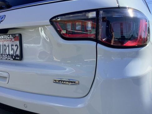 Used 2025 Jeep Compass Latitude w/ Convenience Group image 40