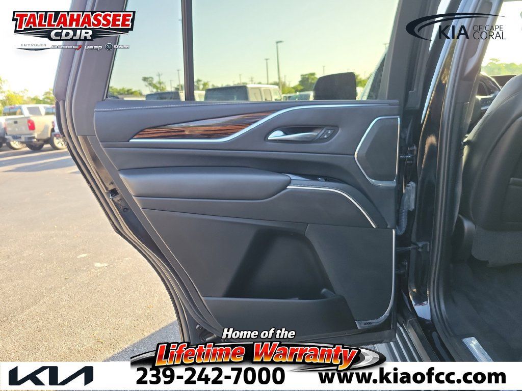 Used 2021 Cadillac Escalade Luxury RWD image 21