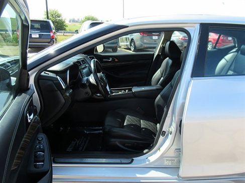 Used 2016 Nissan Maxima Platinum w/ Interior Lighting Package image 12