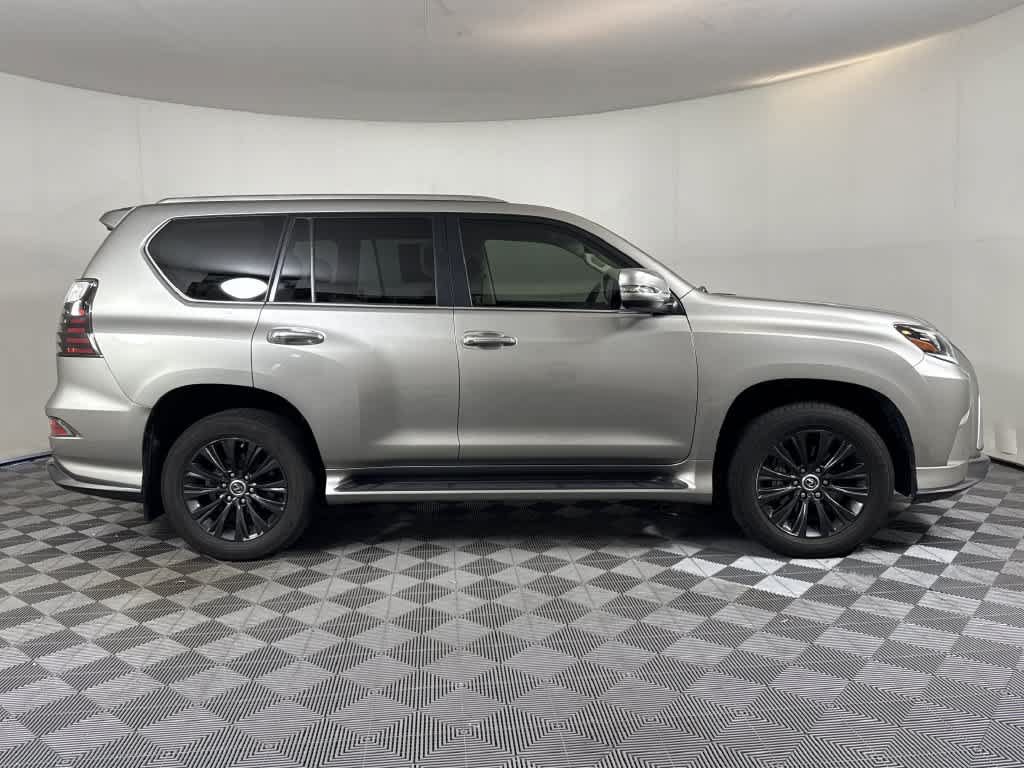 Used 2023 Lexus GX 460 Luxury w/ Sport Design Package AWD/4WD image 9