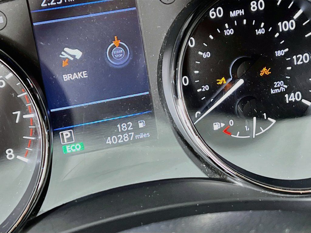 Used 2019 Nissan Rogue SV w/ Premium Package AWD/4WD image 11