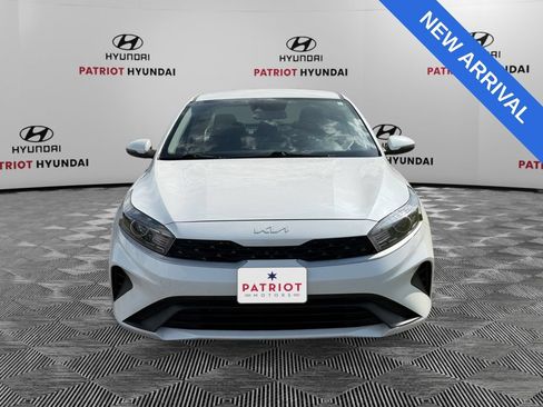 Used 2022 Kia Forte LXS w/ LXS Technology Package FWD image 8