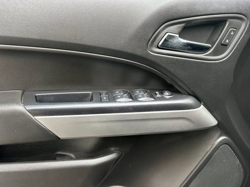 Used 2020 Chevrolet Colorado LT w/ LT Convenience Package image 11