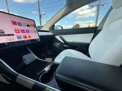 Used 2019 Tesla Model 3 Standard Range Plus image 43