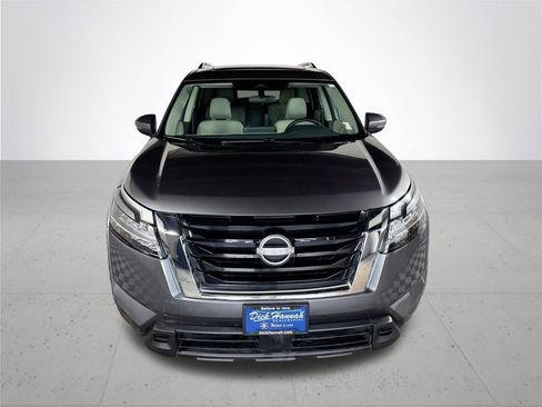Used 2022 Nissan Pathfinder SV w/ SV Premium Package image 3