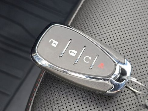 Certified 2025 Chevrolet Trax RS w/ Driver Confidence Package image 33