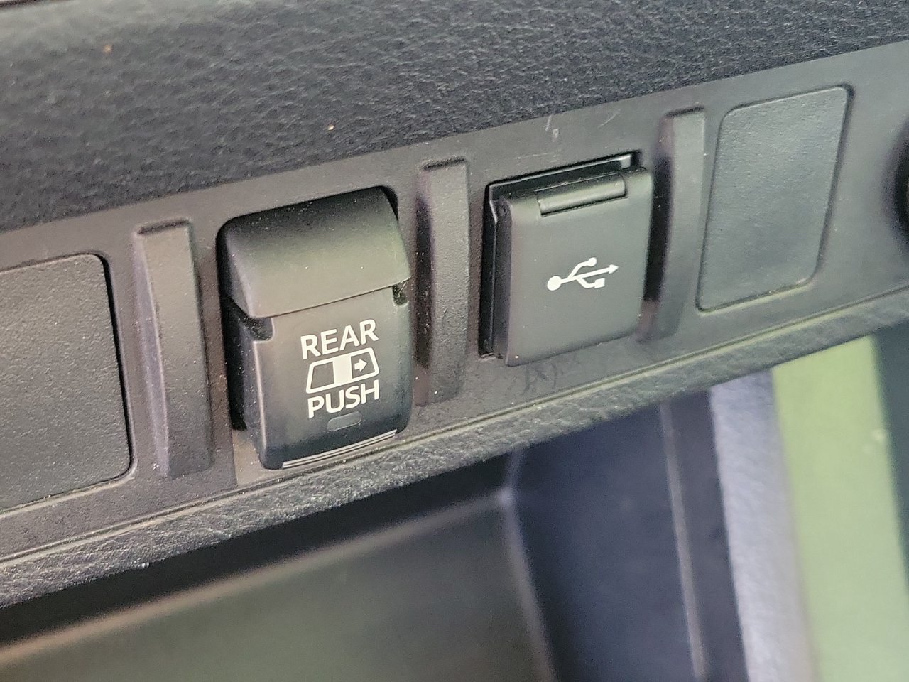 Used 2021 Toyota Tacoma SR5 RWD image 28