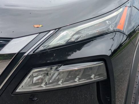 Used 2023 Nissan Rogue SV FWD image 9