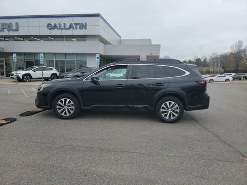 Used 2024 Subaru Outback Premium image 7