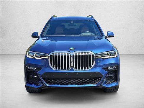Used 2022 BMW X7 xDrive40i w/ M Sport Package AWD/4WD image 2
