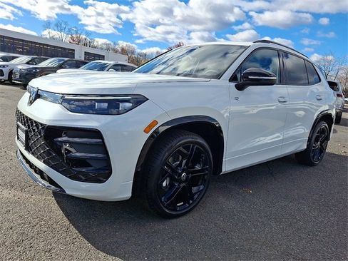 New 2026 Volkswagen Tiguan SE R-Line image 2