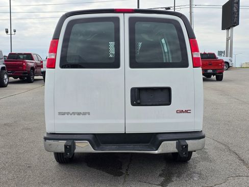 Used 2024 GMC Savana 2500 w/ Driver Convenience Package image 5